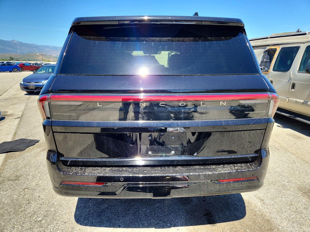 2025 LINCOLN NAVIGATOR RESERVE photo 11
