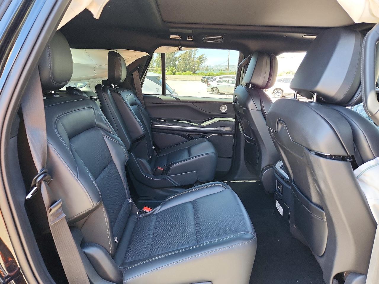 2025 LINCOLN NAVIGATOR RESERVE photo 21
