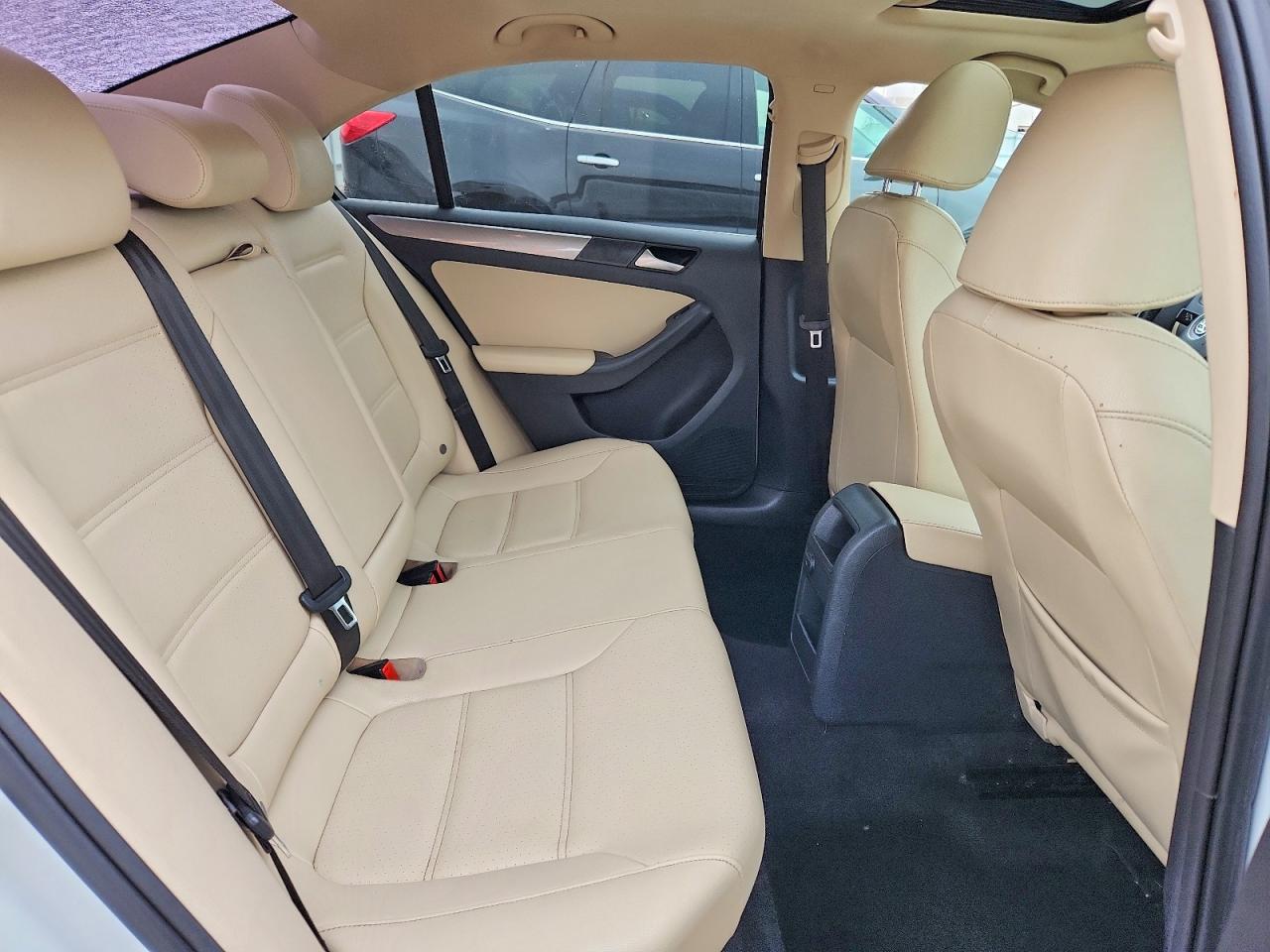 2018 VOLKSWAGEN JETTA SE photo 28