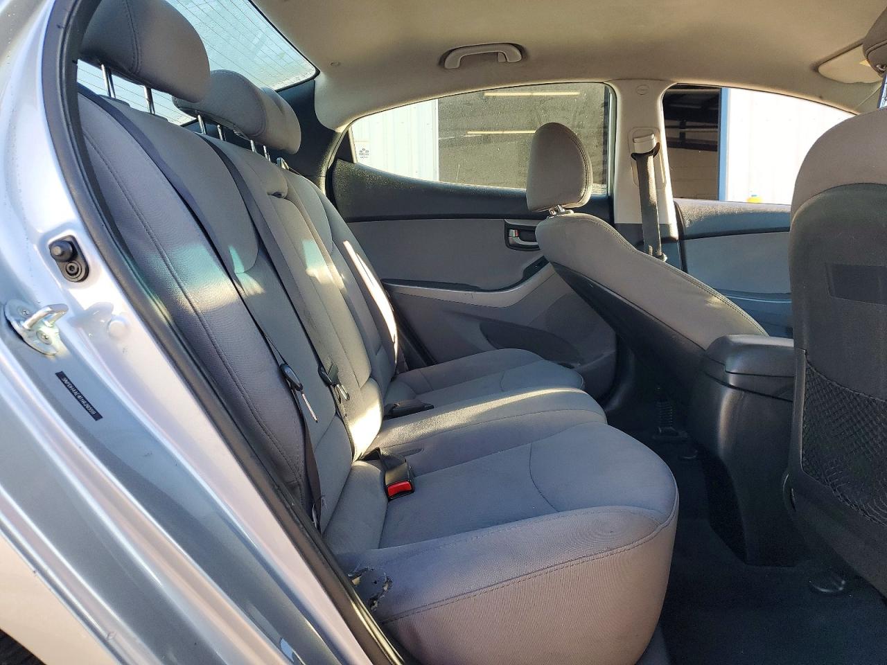 2015 HYUNDAI ELANTRA SE photo 19