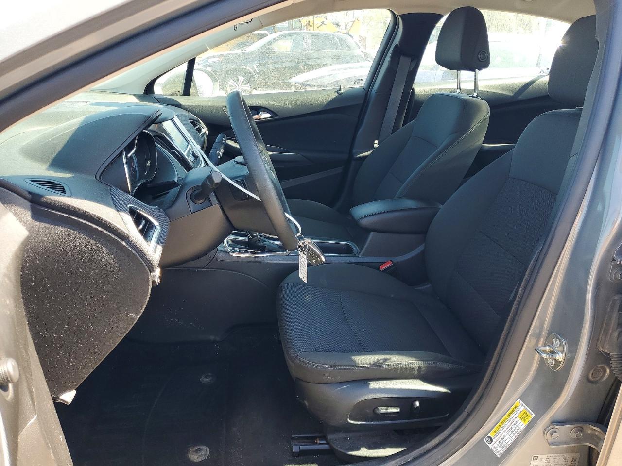 2017 CHEVROLET CRUZE LT photo 13