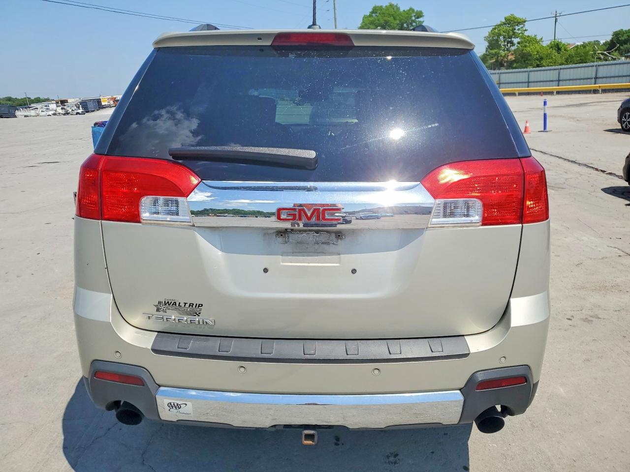 2015 GMC TERRAIN SLT photo 6