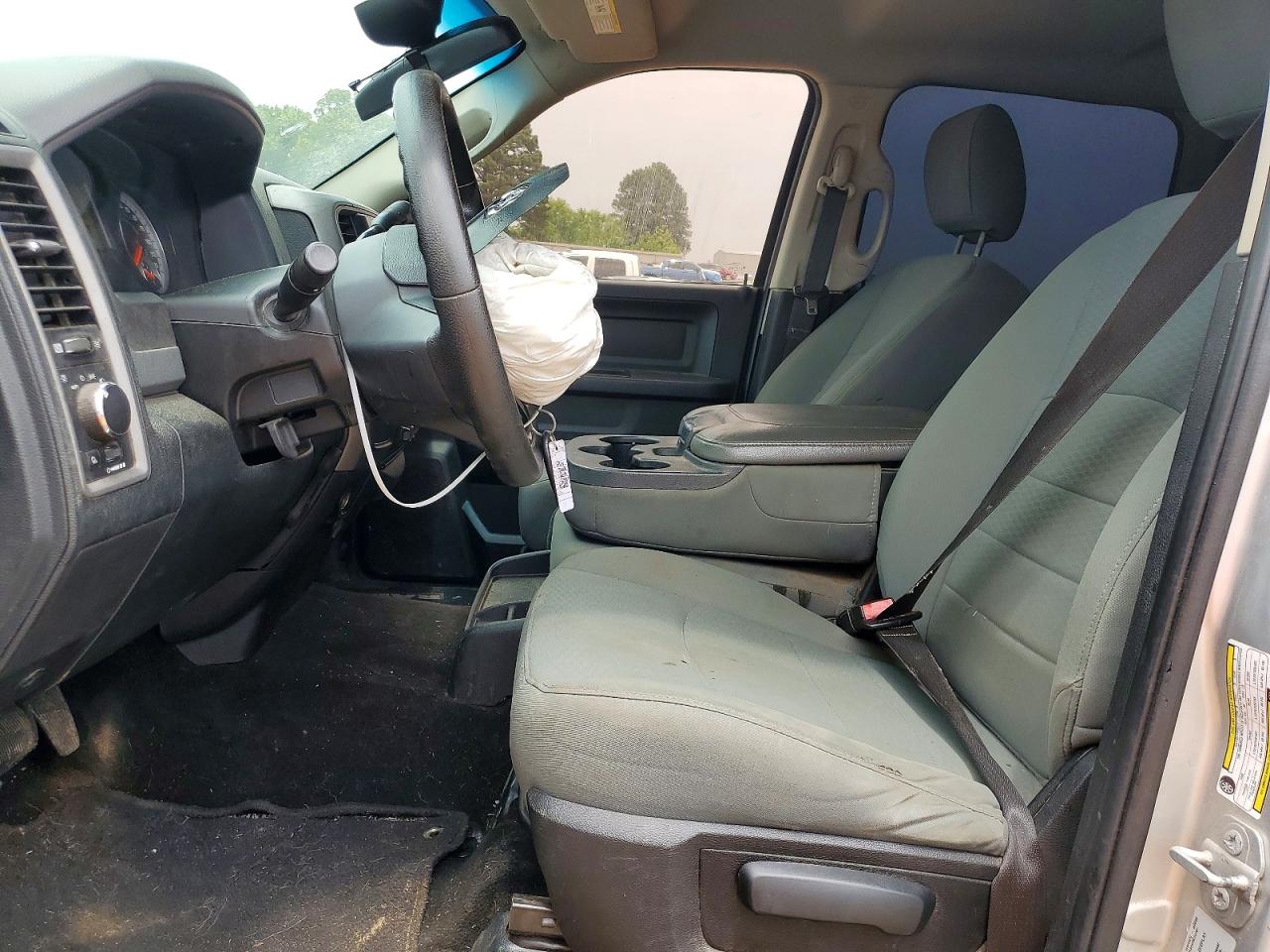 2016 RAM 2500 ST photo 13