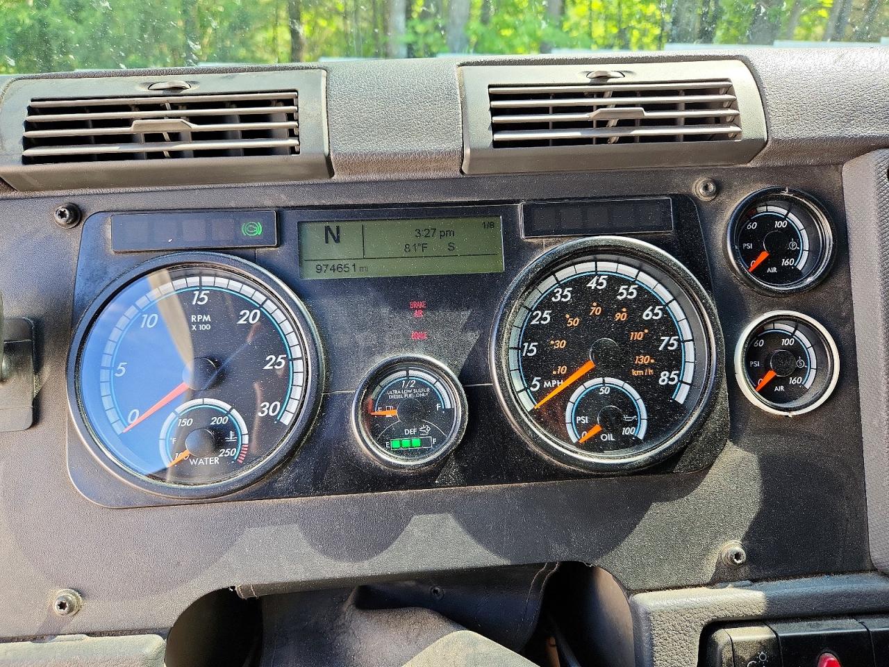 2016 FREIGHTLINER CASCADIA 125 SEMI TRUCK photo 8