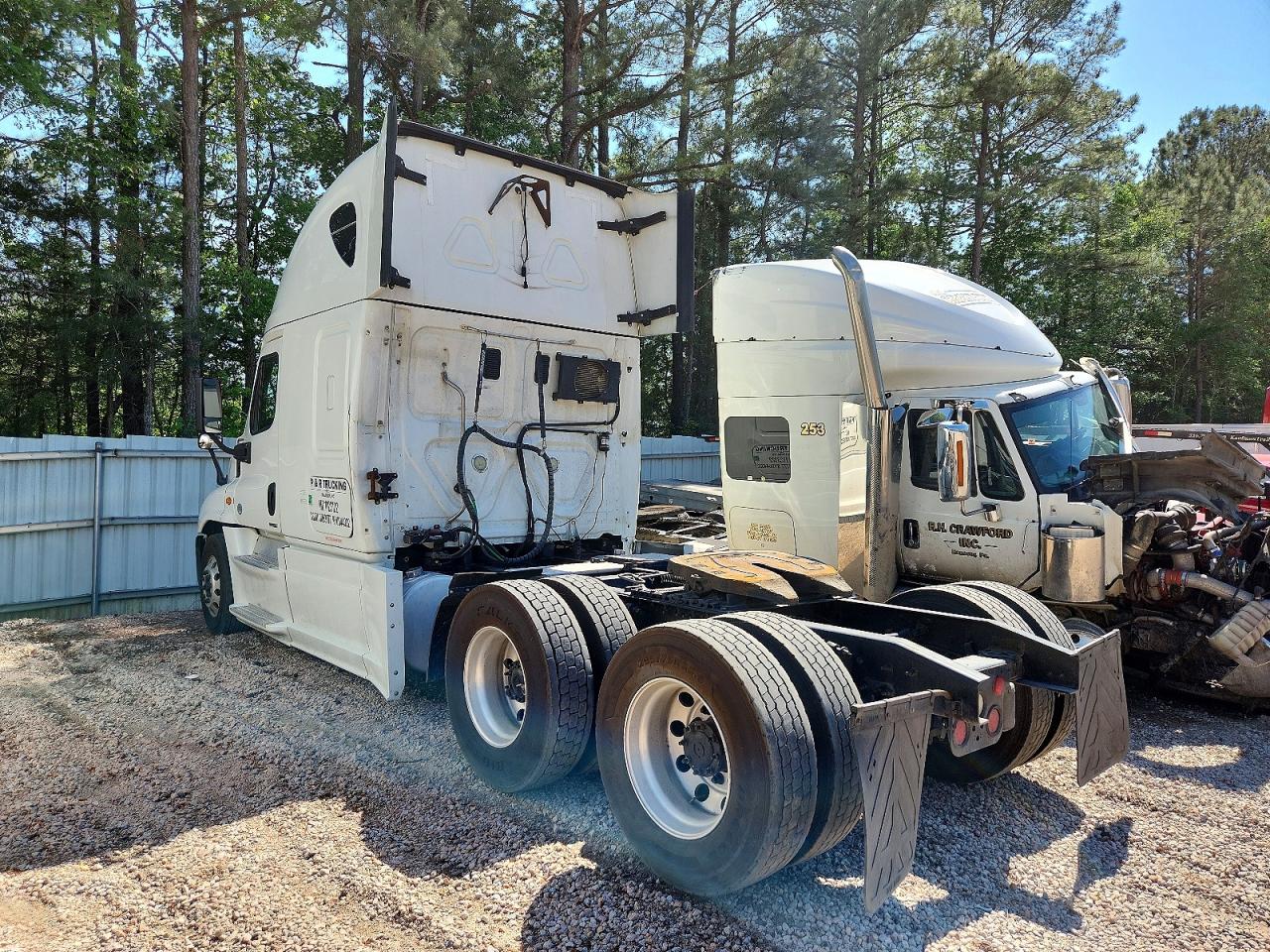 2016 FREIGHTLINER CASCADIA 125 SEMI TRUCK photo 3