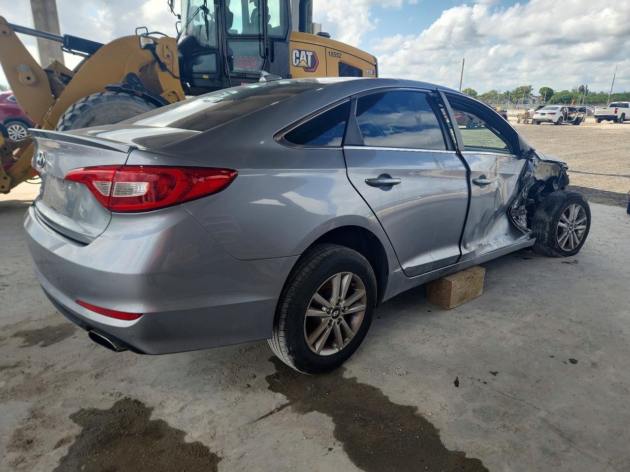 2017 HYUNDAI SONATA BASE photo 5