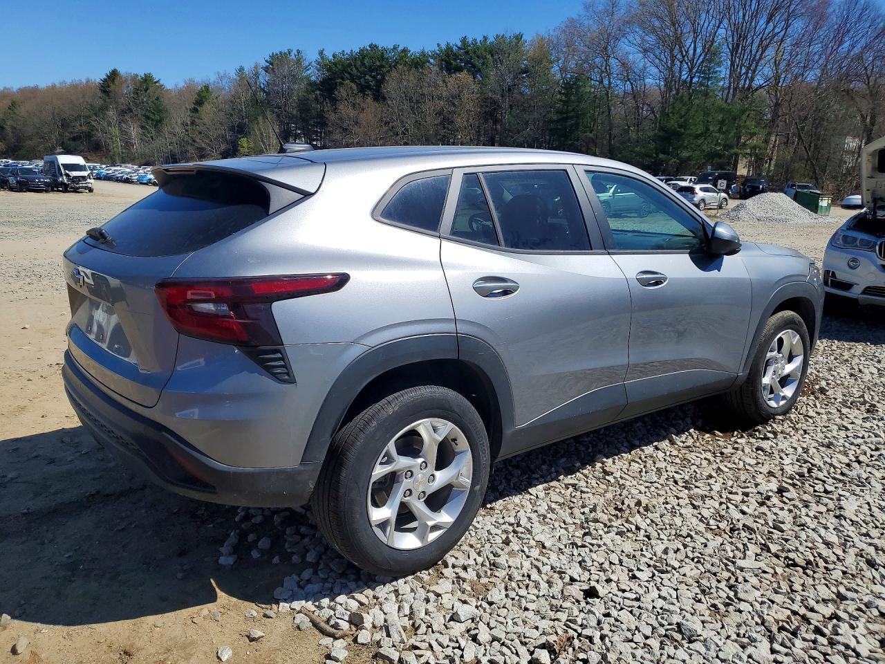 2025 CHEVROLET TRAX LS photo 5