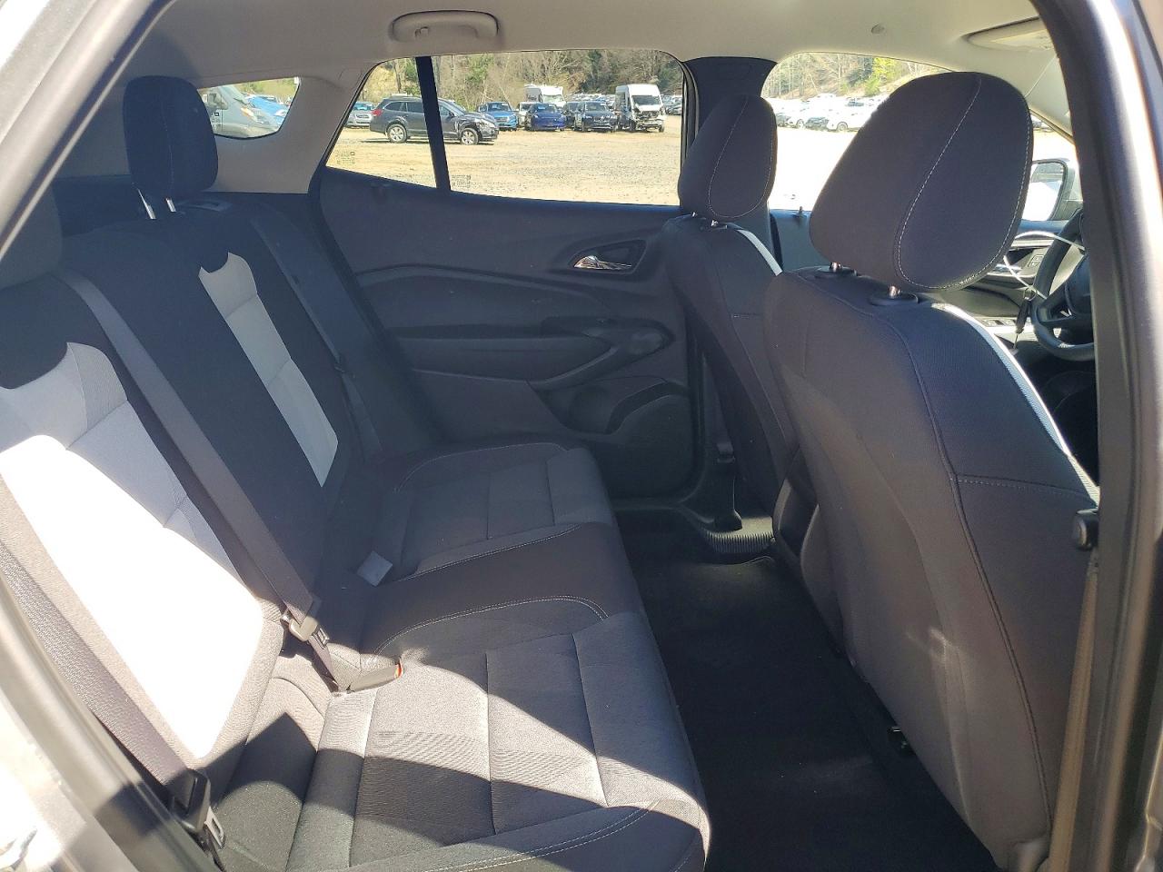 2025 CHEVROLET TRAX LS photo 21