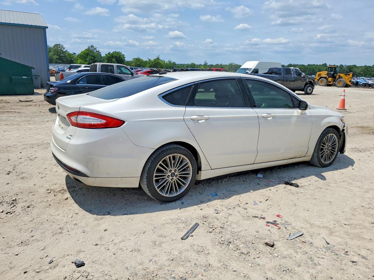 2014 FORD FUSION SE photo 5