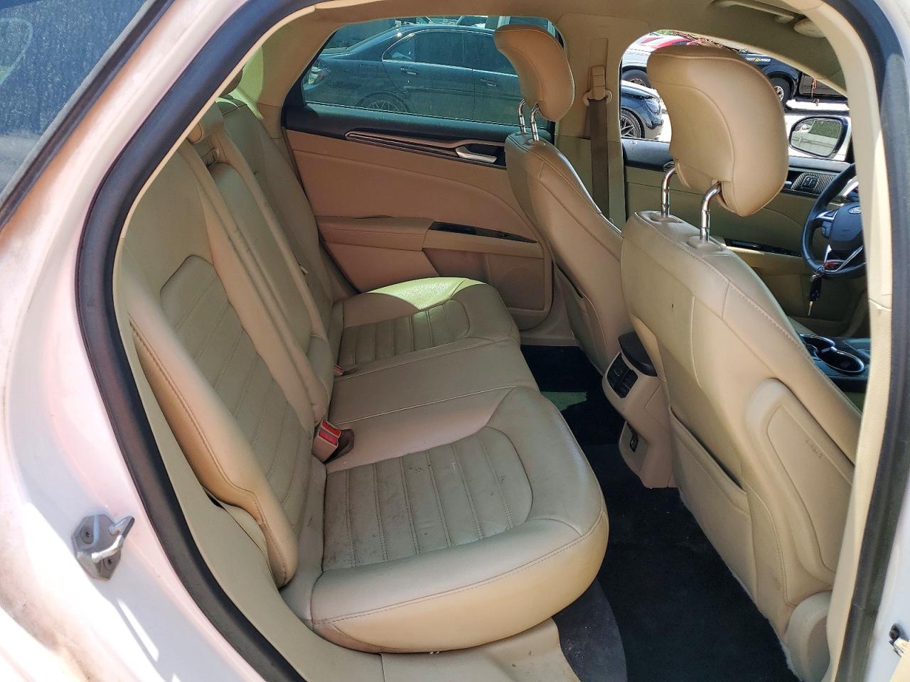 2014 FORD FUSION SE photo 19