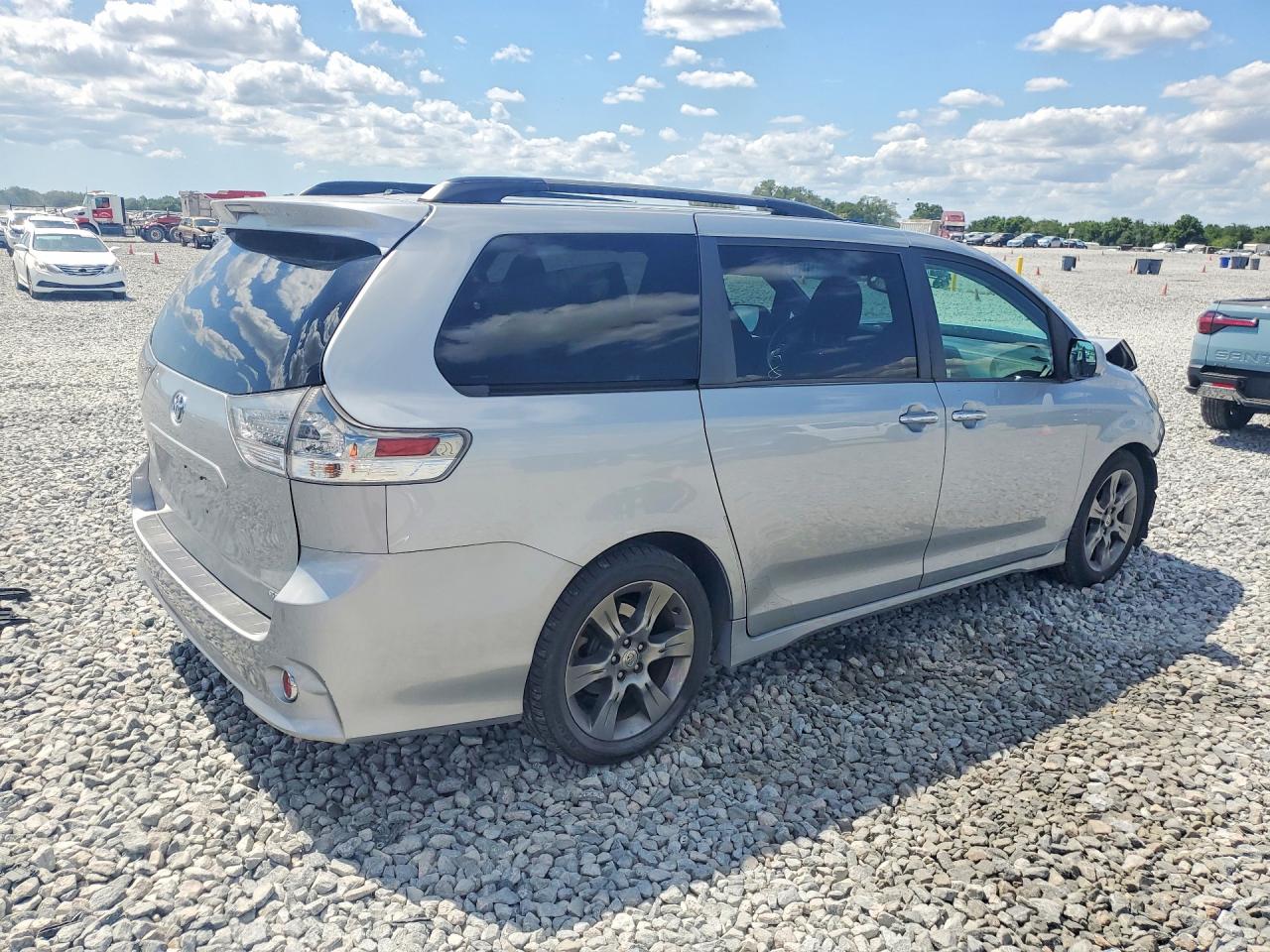 2015 TOYOTA SIENNA SPORT photo 5