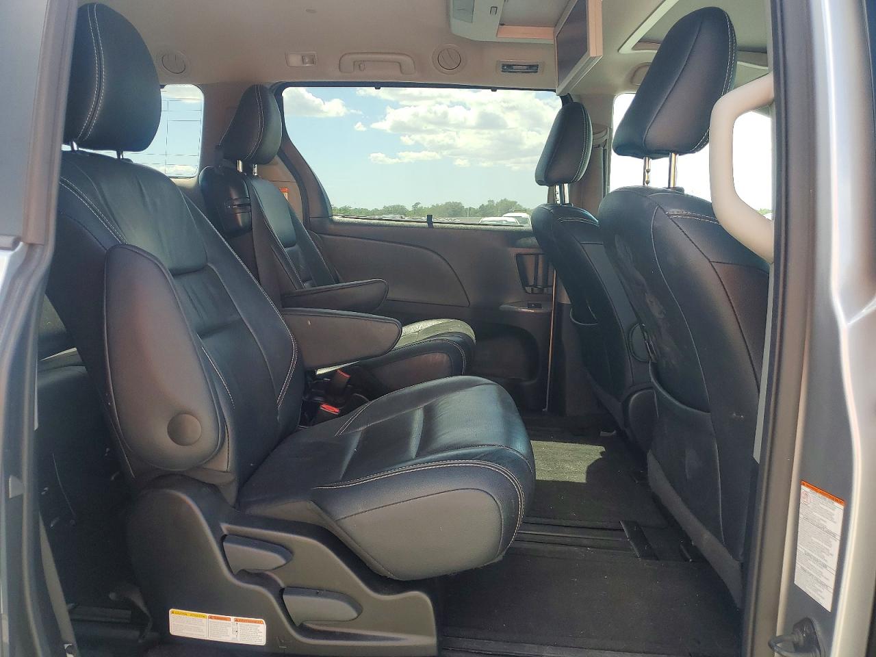2015 TOYOTA SIENNA SPORT photo 21