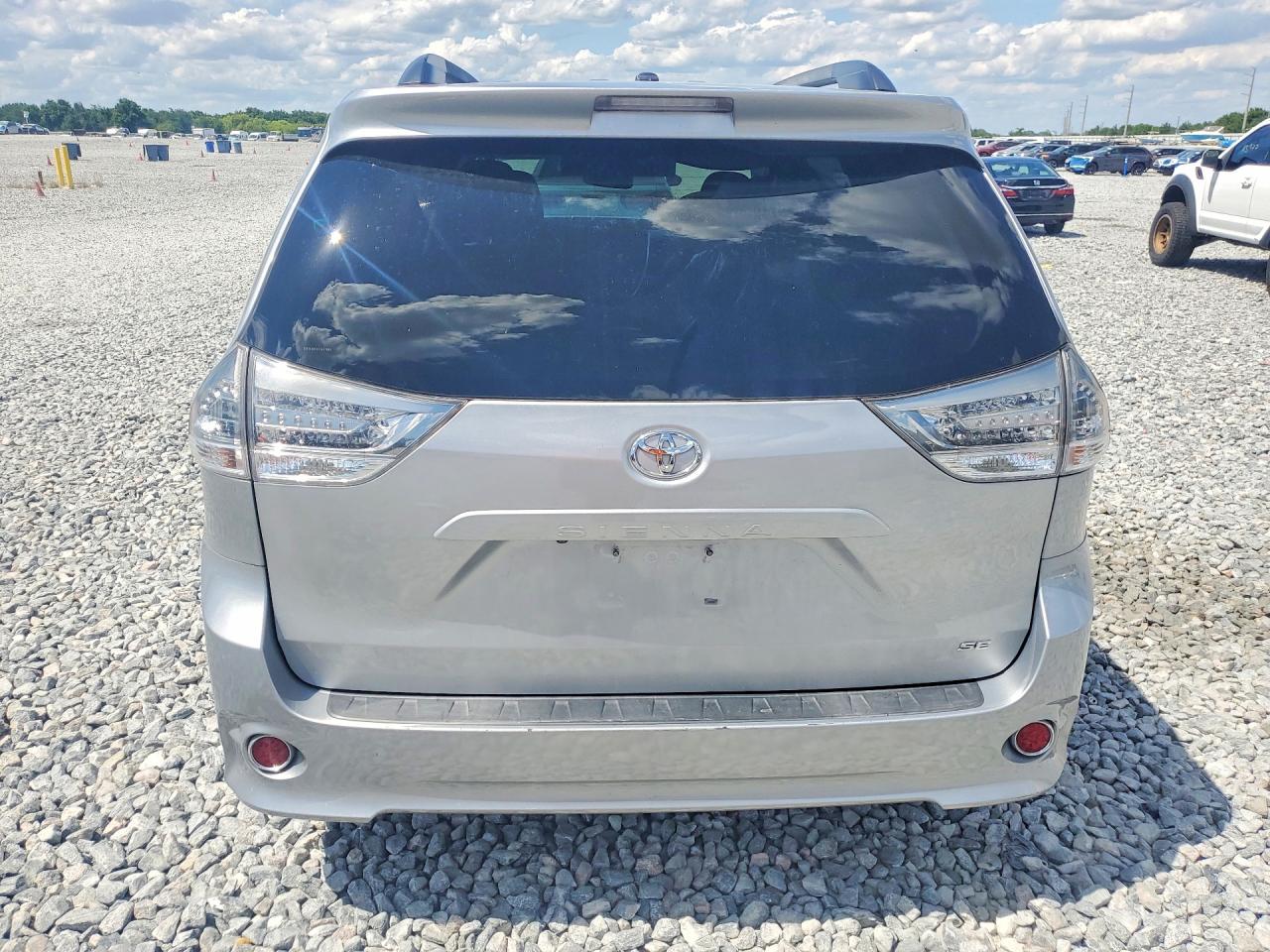 2015 TOYOTA SIENNA SPORT photo 11