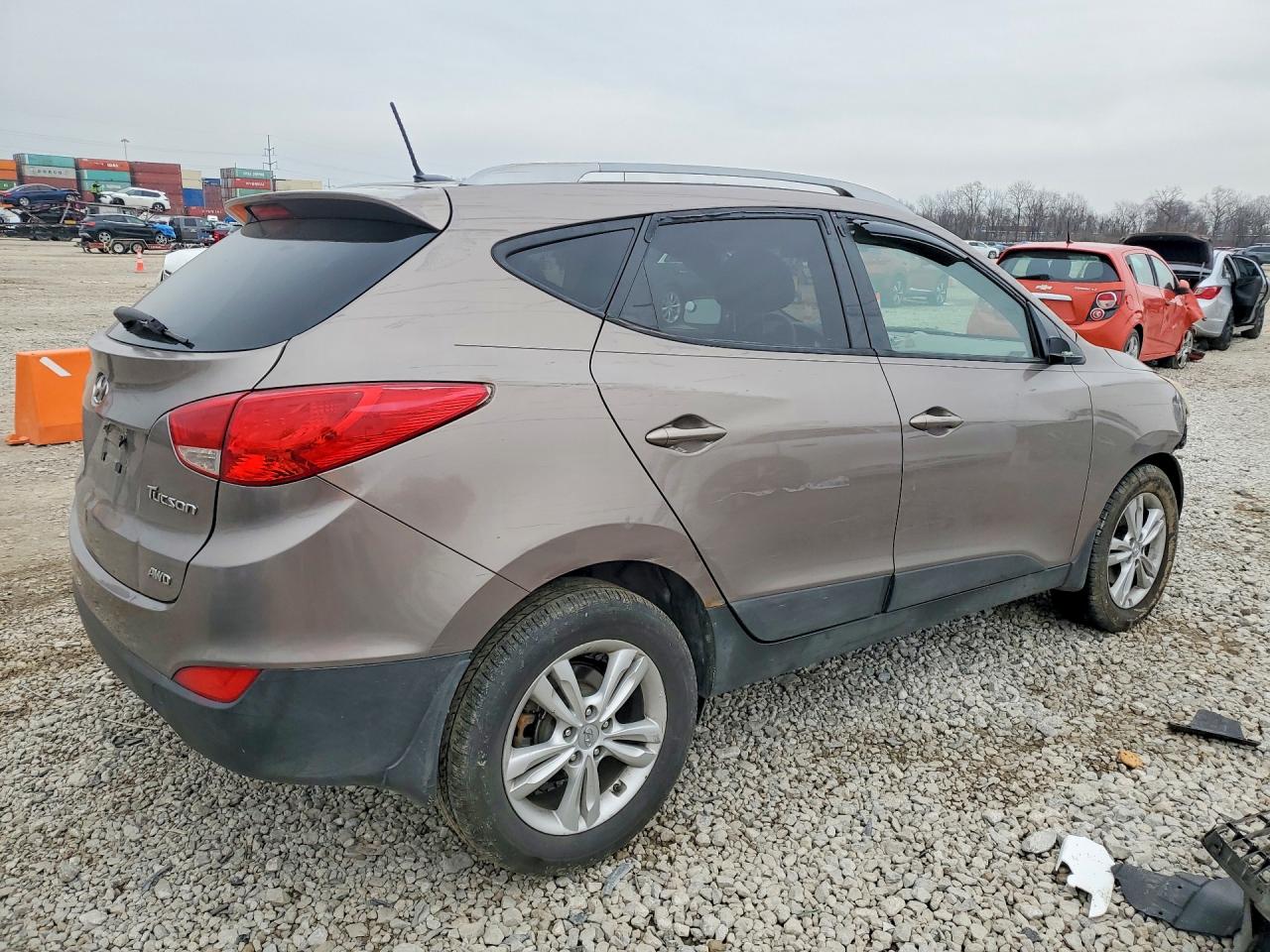 2013 HYUNDAI TUCSON GLS photo 3