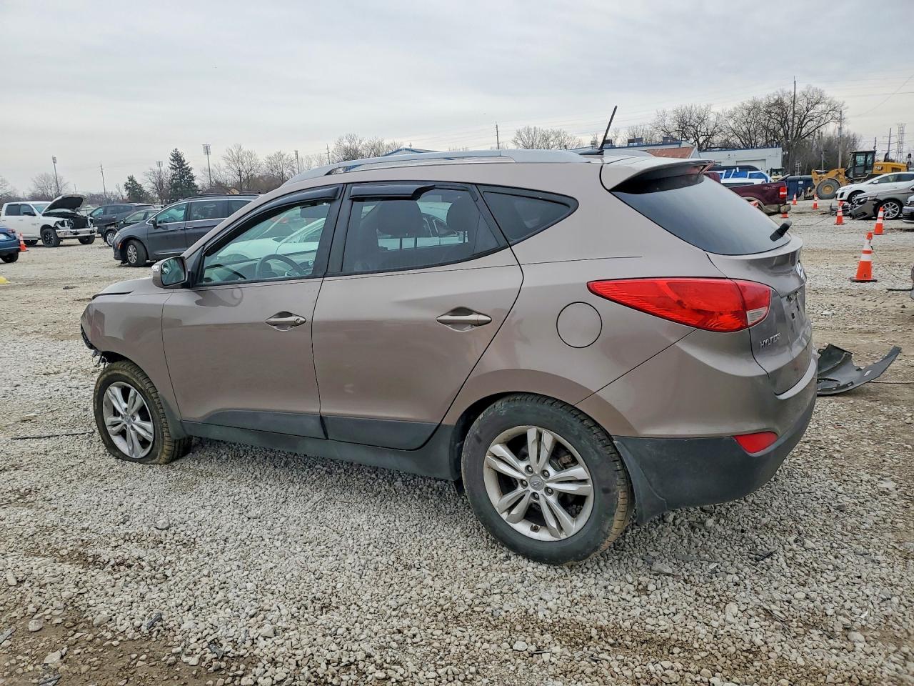 2013 HYUNDAI TUCSON GLS photo 2
