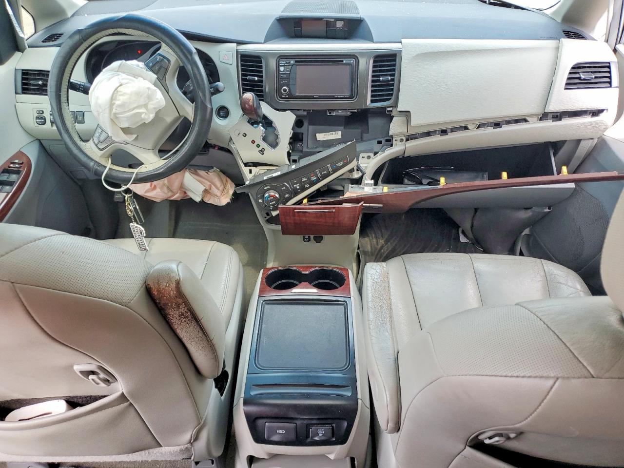 2013 TOYOTA SIENNA XLE 8-PASSENGER photo 22