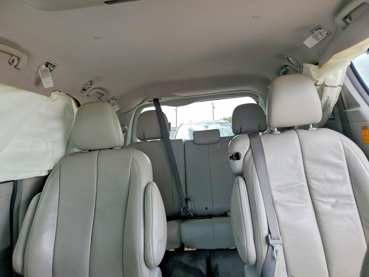 2013 TOYOTA SIENNA XLE 8-PASSENGER photo 28