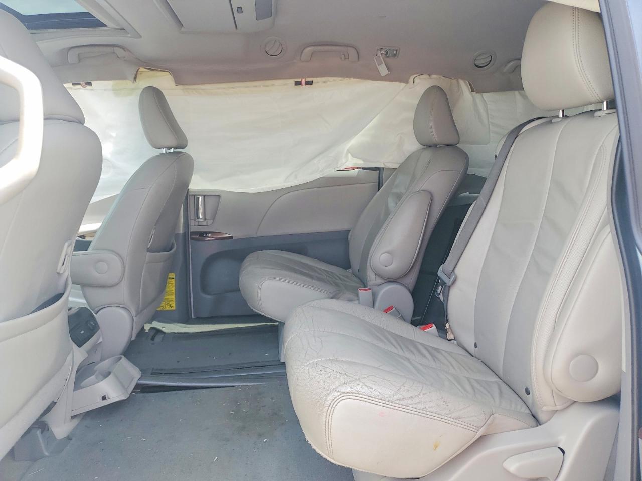 2013 TOYOTA SIENNA XLE 8-PASSENGER photo 31