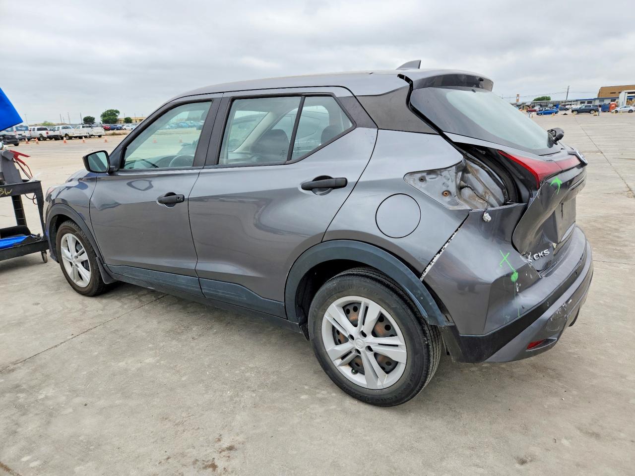 2021 NISSAN KICKS photo 3