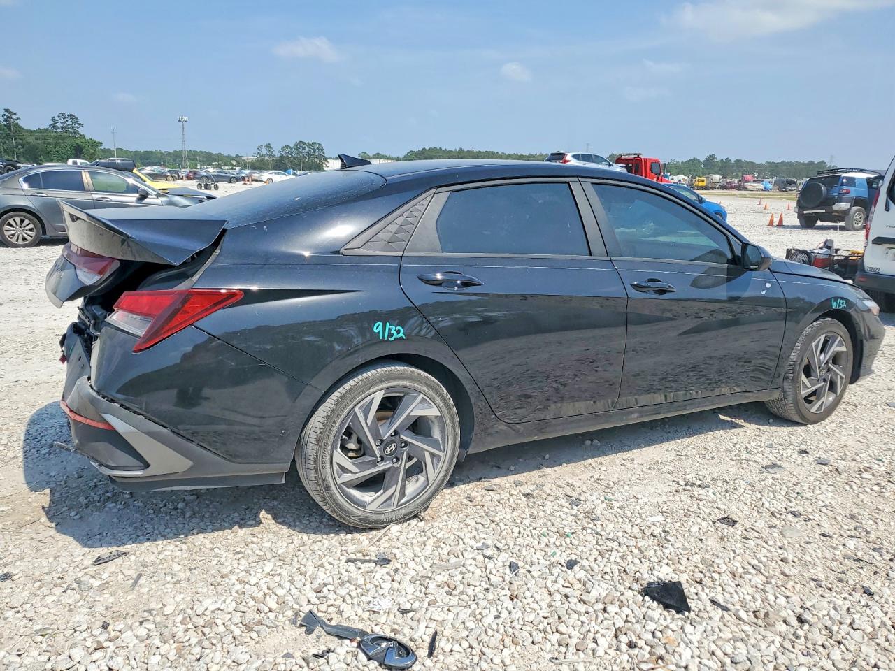 2025 HYUNDAI ELANTRA SEL SPORT photo 5