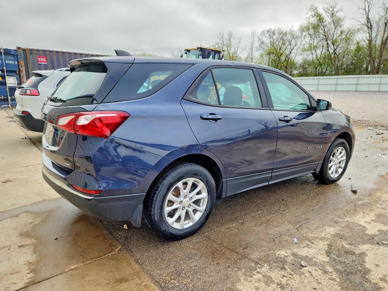 2018 CHEVROLET EQUINOX LS photo 3