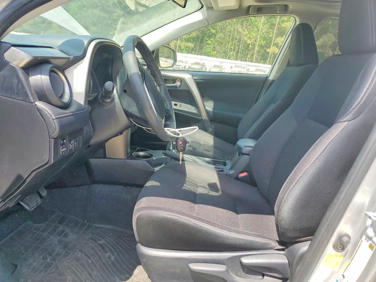 2015 TOYOTA RAV4 photo 19