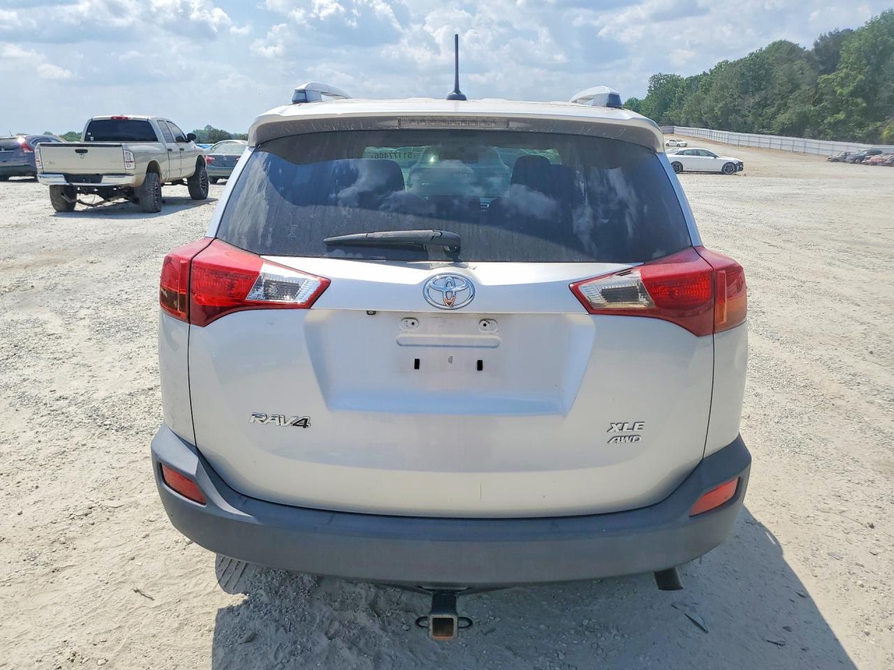 2015 TOYOTA RAV4 photo 16