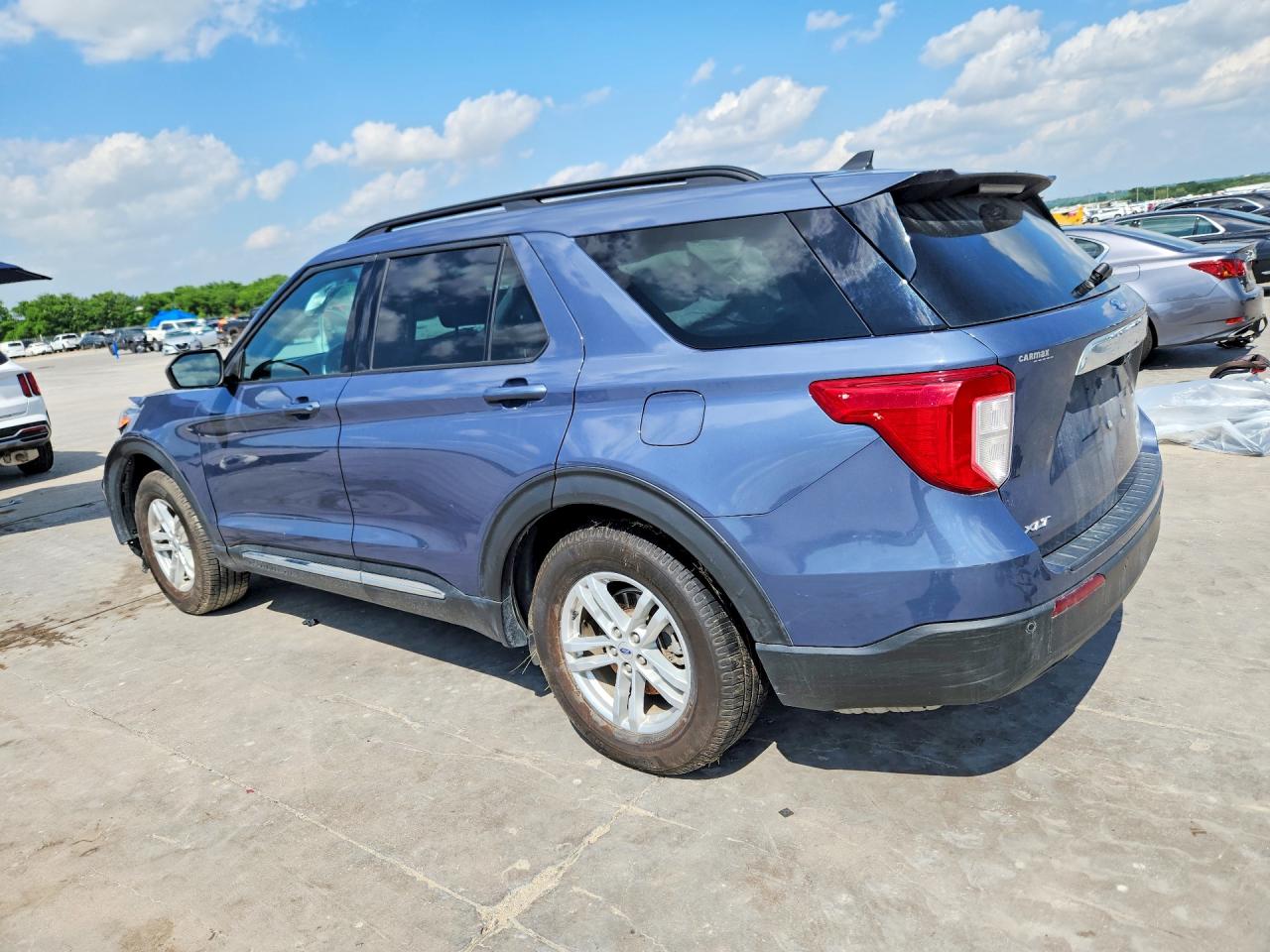 2021 FORD EXPLORER XLT photo 3