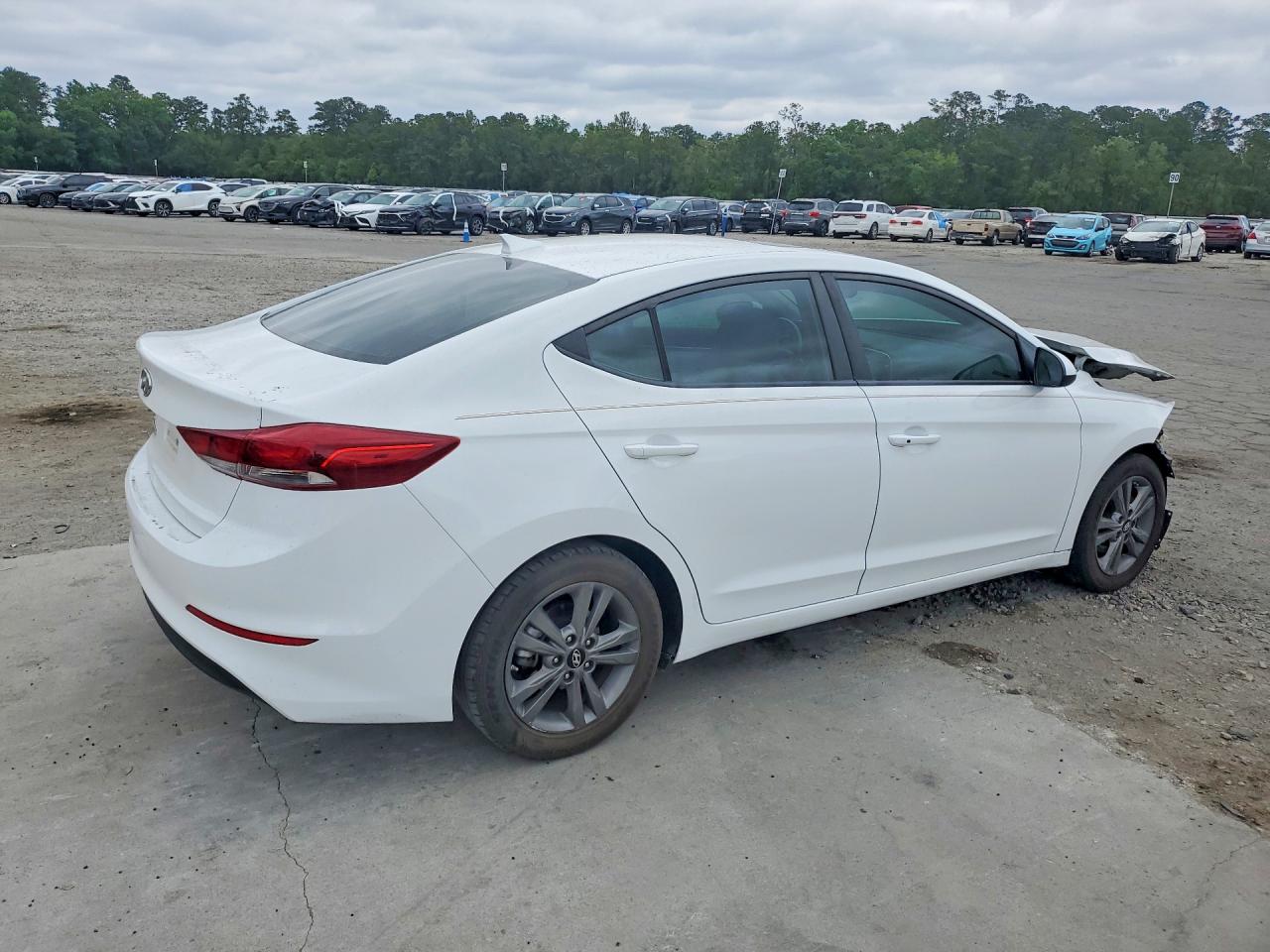 2018 HYUNDAI ELANTRA VALUE EDITION photo 3