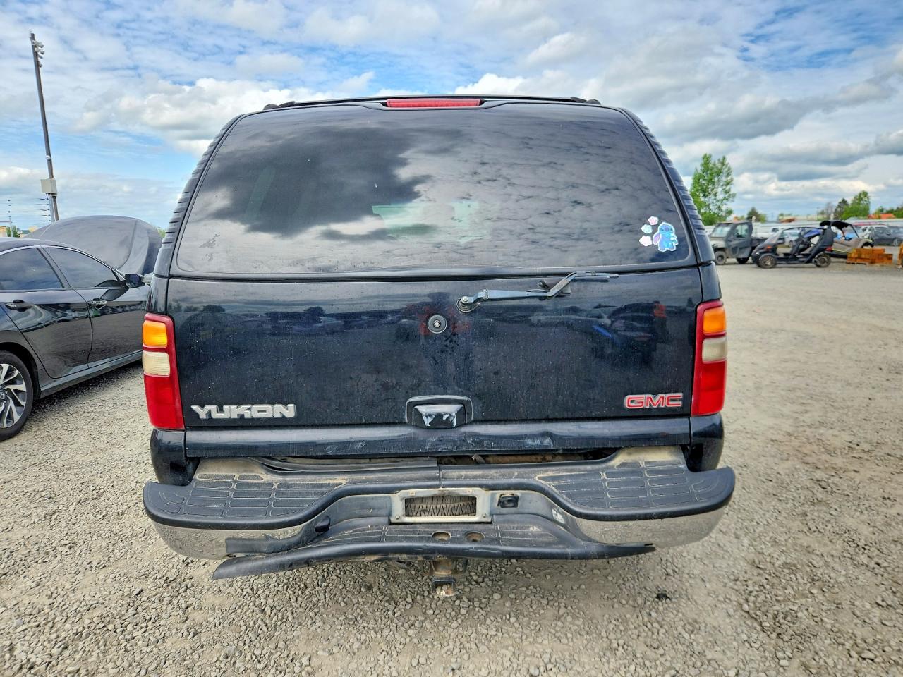 2003 GMC YUKON photo 16