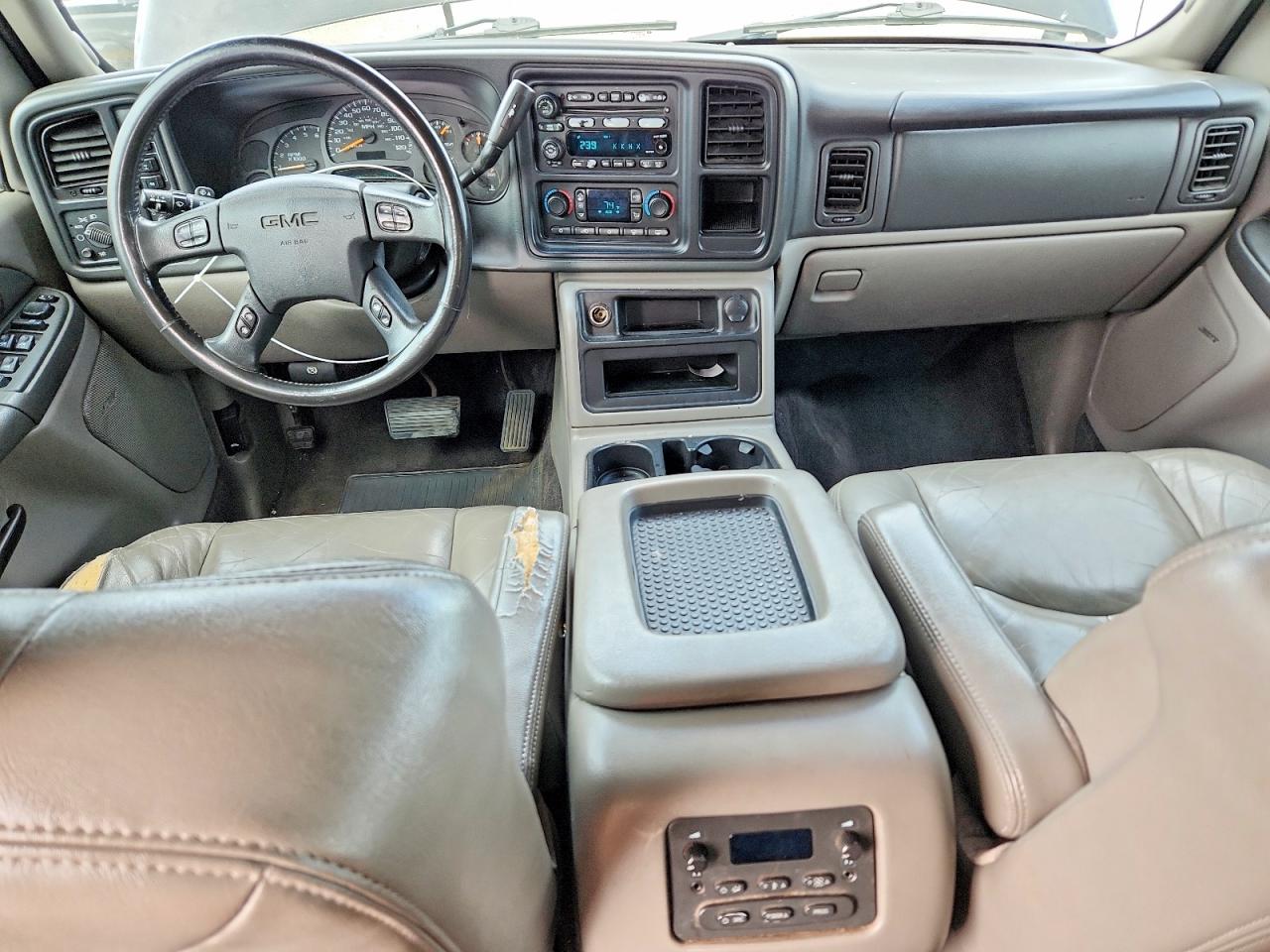 2003 GMC YUKON photo 22