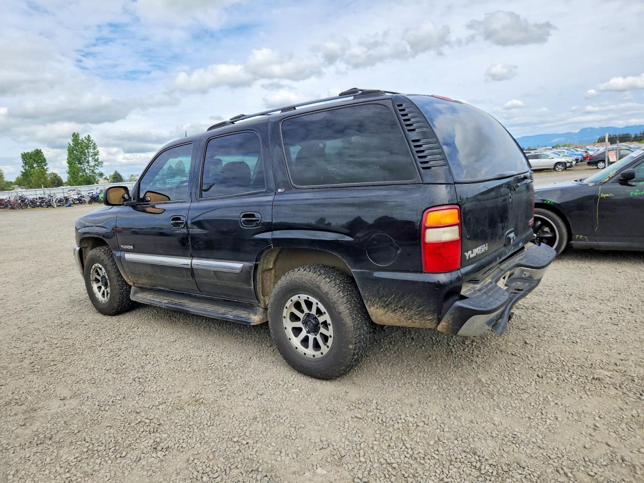 2003 GMC YUKON photo 4