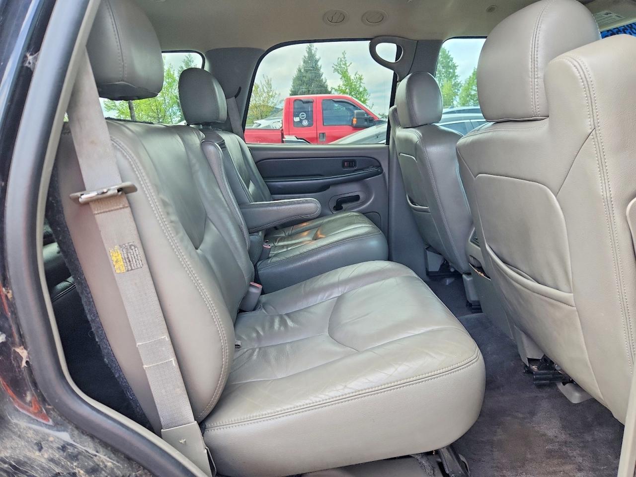 2003 GMC YUKON photo 31
