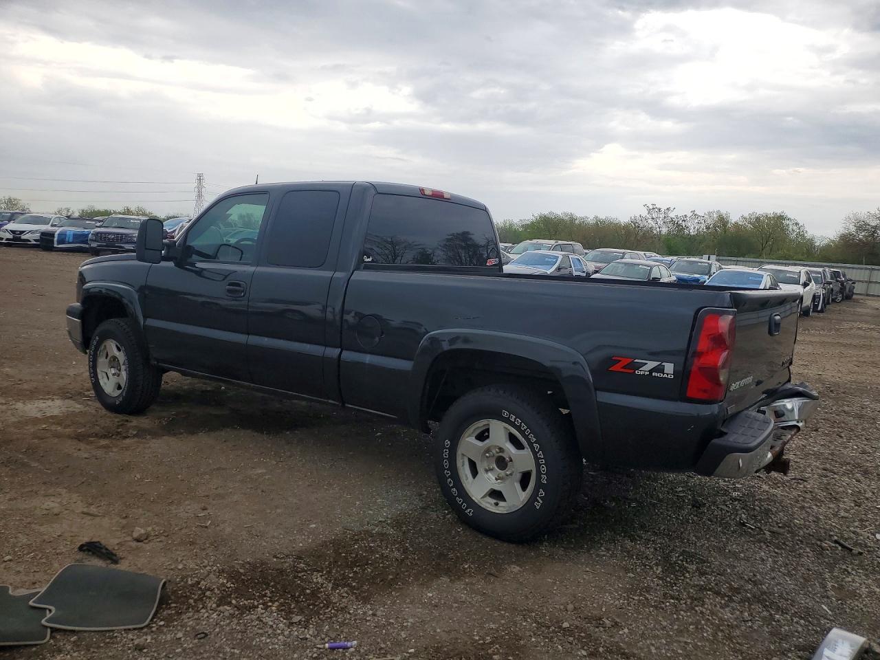 2004 CHEVROLET SILVERADO K1500 photo 3