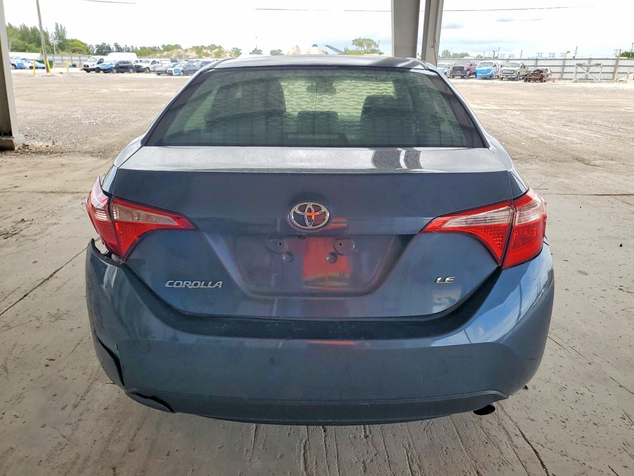 2017 TOYOTA COROLLA LE photo 11