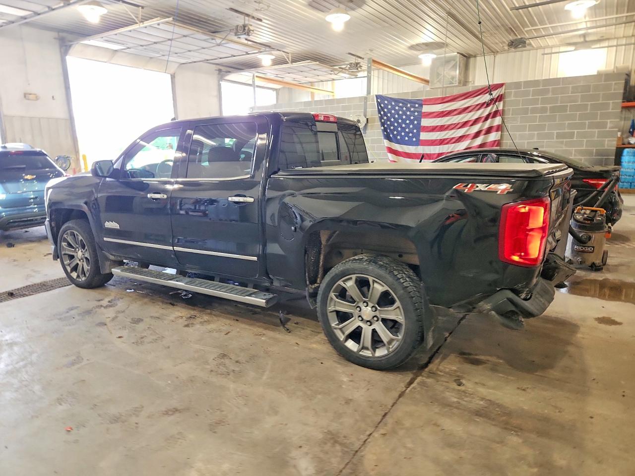 2018 CHEVROLET SILVERADO K1500 HIGH COUNTRY photo 4