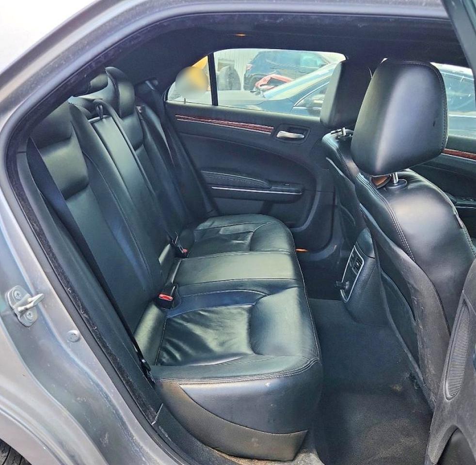2014 CHRYSLER 300 photo 28