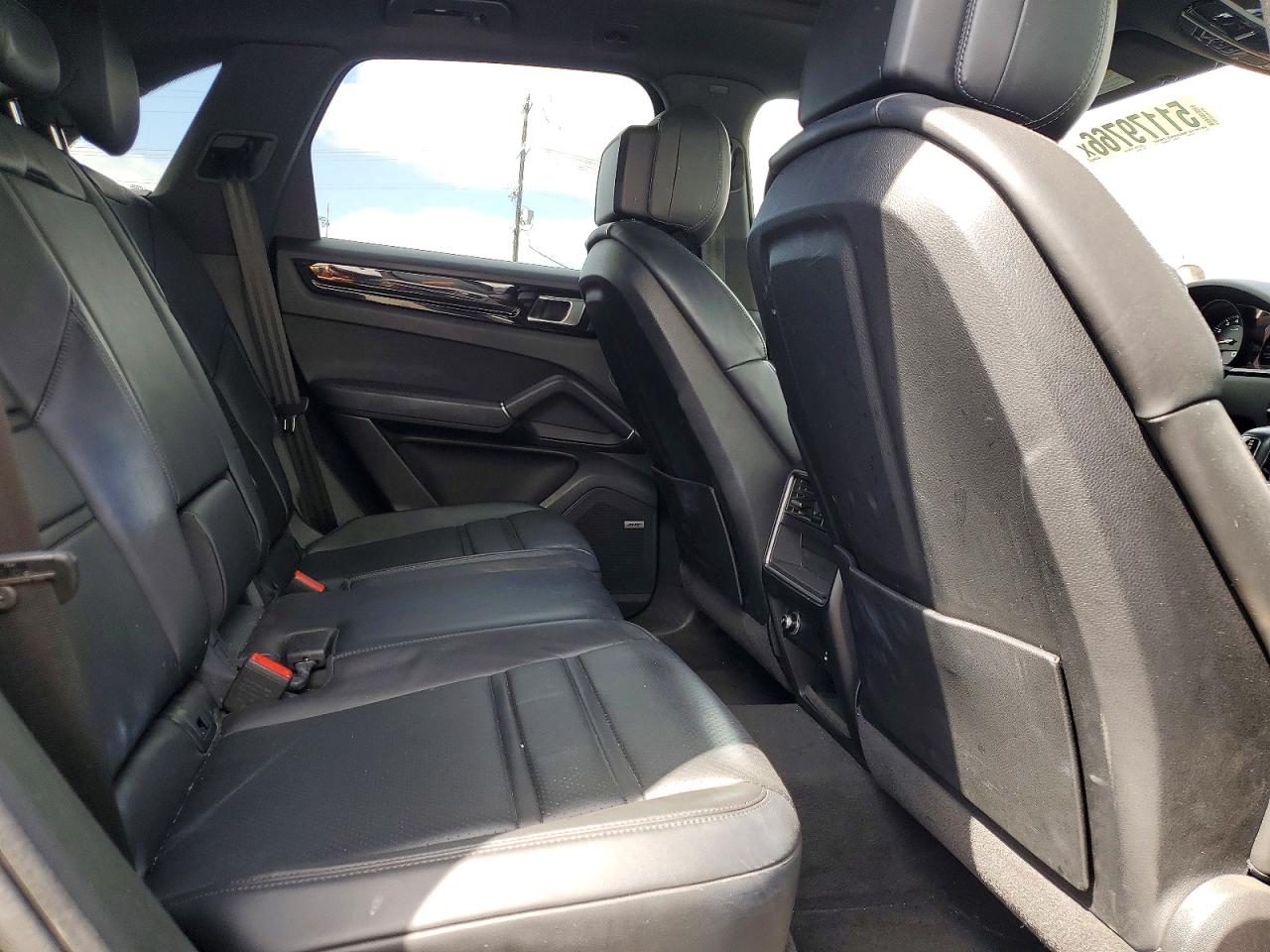 2022 PORSCHE CAYENNE photo 21