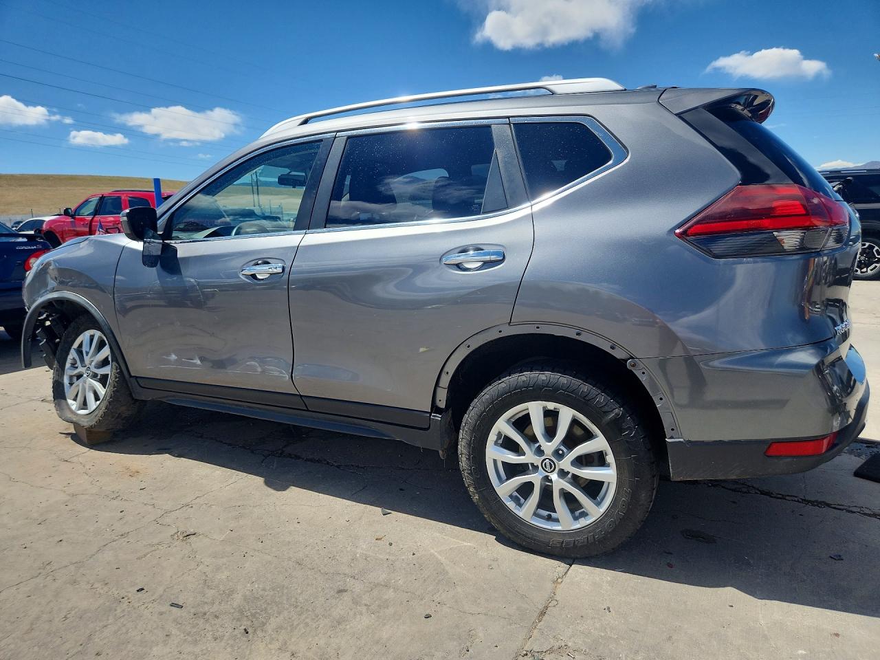 2018 NISSAN ROGUE SV photo 3