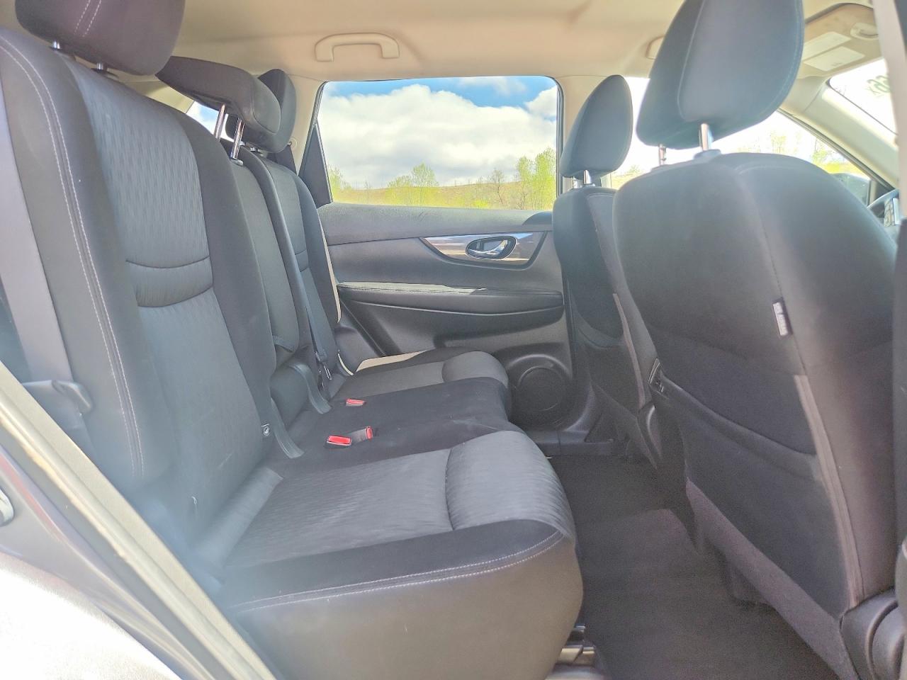 2018 NISSAN ROGUE SV photo 21