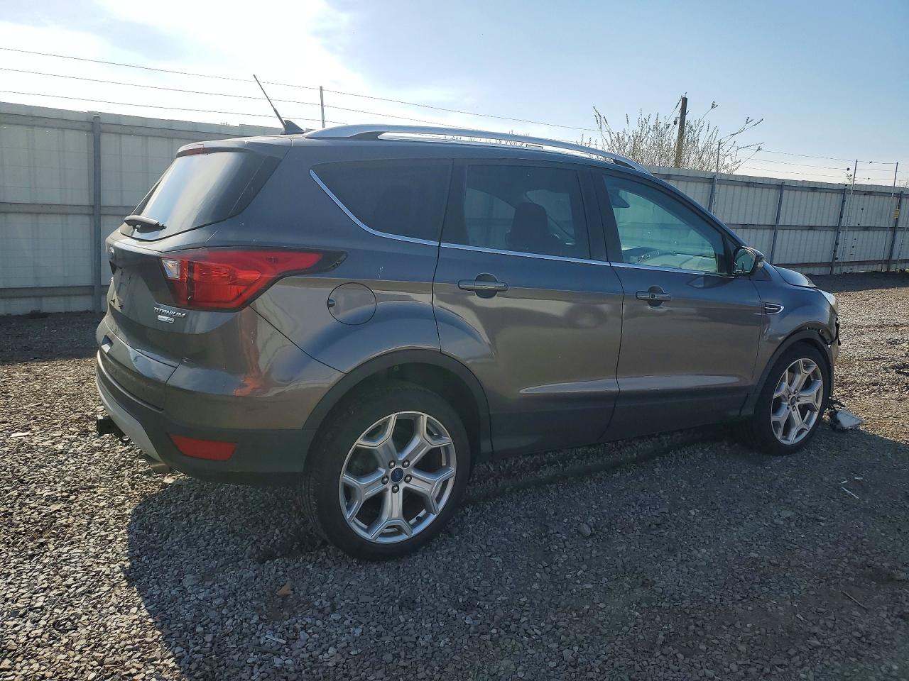 2019 FORD ESCAPE TITANIUM photo 3