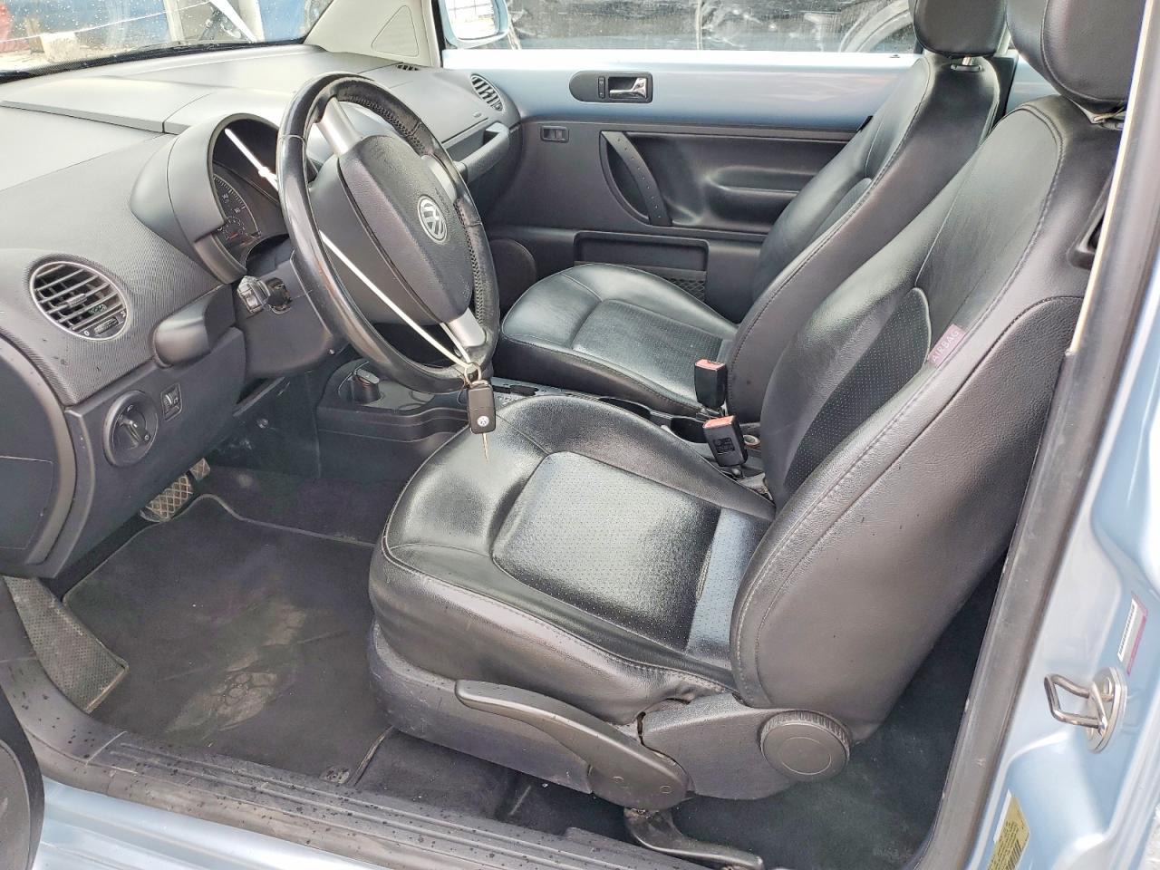 2009 VOLKSWAGEN NEW BEETLE S photo 7