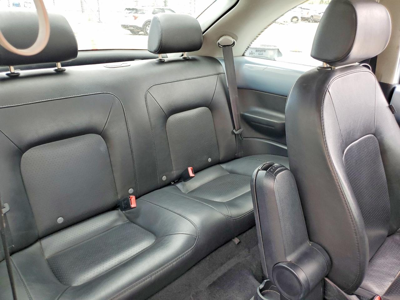 2009 VOLKSWAGEN NEW BEETLE S photo 10