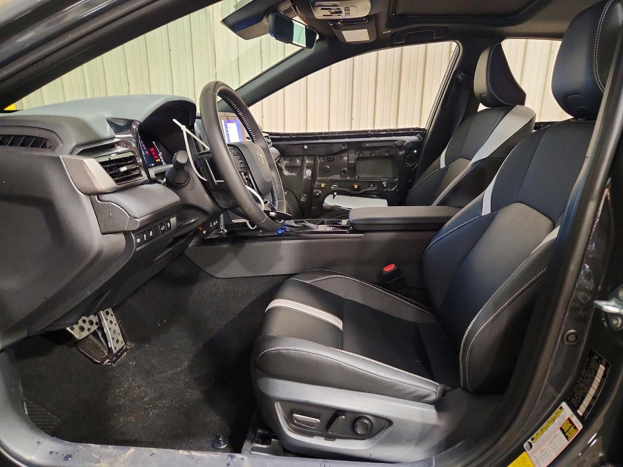 2025 TOYOTA CAMRY SE photo 13