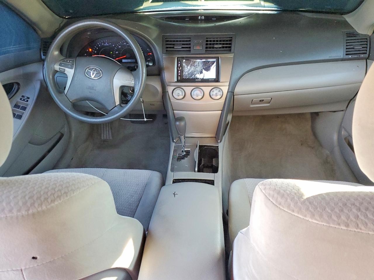 2010 TOYOTA CAMRY LE photo 8