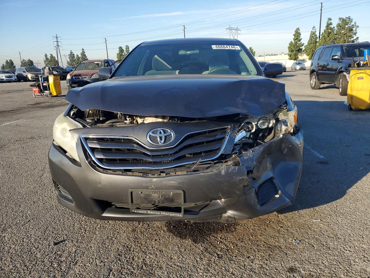 2010 TOYOTA CAMRY LE photo 5