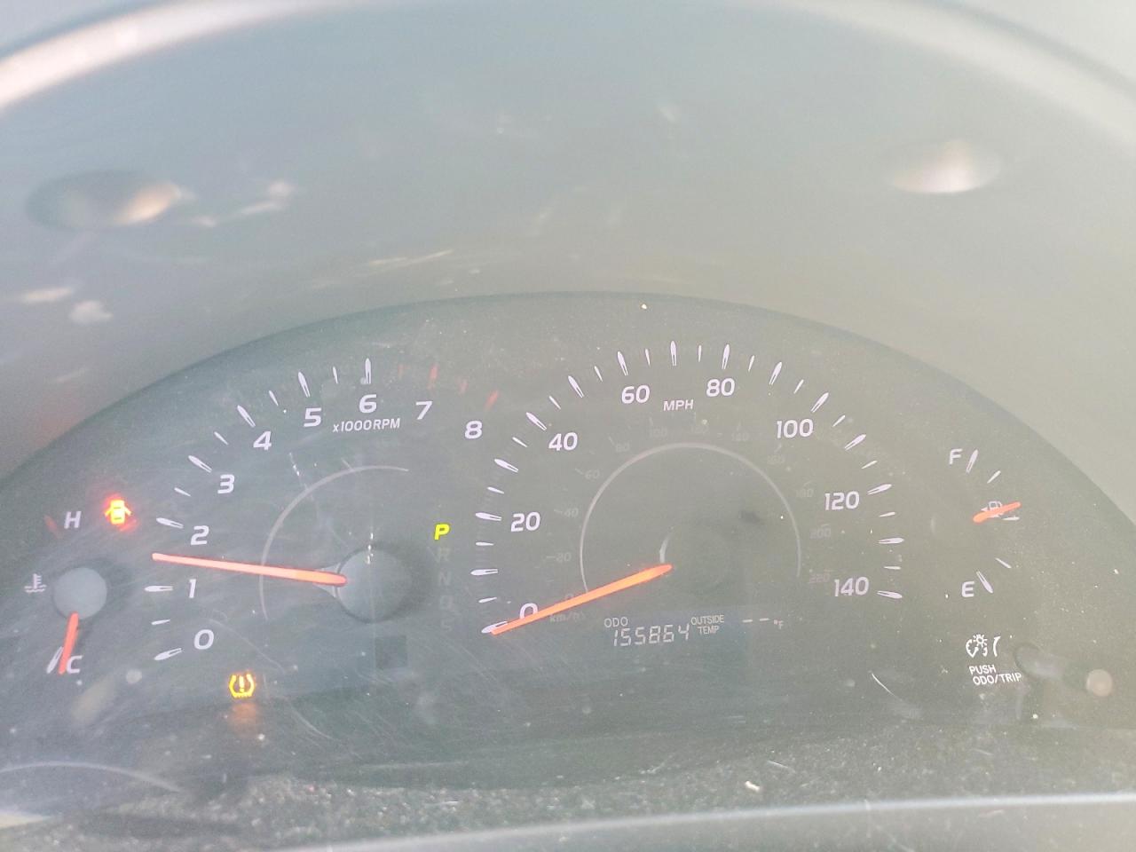 2010 TOYOTA CAMRY LE photo 9