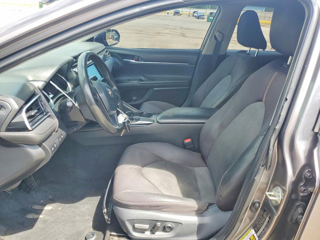 2018 TOYOTA CAMRY LE photo 13