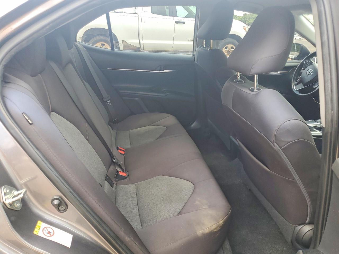 2018 TOYOTA CAMRY LE photo 19