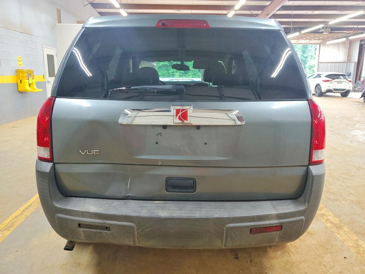 2005 SATURN VUE photo 6
